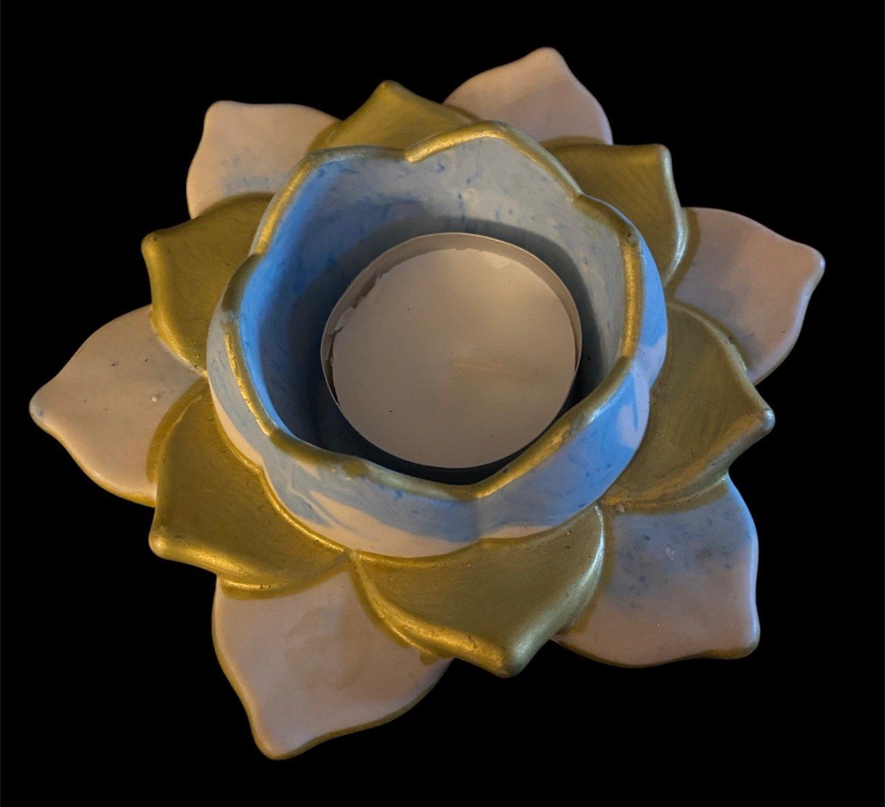 Bougeoir fleur de lotus ouverte en réine minérale